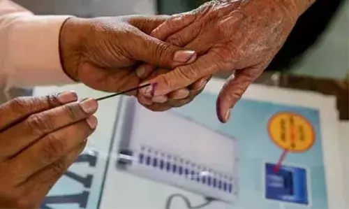 തദ്ദേശസ്വയംഭരണ പൊതുതിരഞ്ഞെടുപ്പ് : അന്തിമ വോട്ടര്പട്ടിക പ്രസിദ്ധികരിച്ചു; ആകെ 2.84 കോടി വോട്ടര്മാര് തദ്ദേശസ്വയംഭരണ പൊതുതിരഞ്ഞെടുപ്പ് : അന്തിമ വോട്ടര്പട്ടിക പ്രസിദ്ധികരിച്ചു; ആകെ 2.84 കോടി വോട്ടര്മാര്