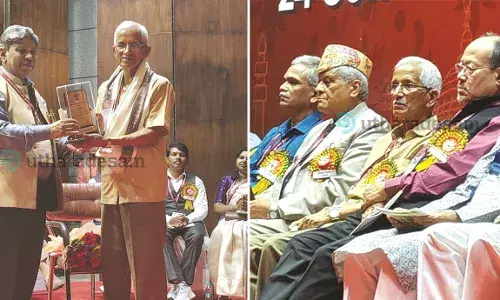 കെ.വി കുമാരന് മാസ്റ്റര് കേന്ദ്ര സാഹിത്യ  അക്കാദമി പുരസ്കാരം ഏറ്റുവാങ്ങി കെ.വി കുമാരന് മാസ്റ്റര് കേന്ദ്ര സാഹിത്യ  അക്കാദമി പുരസ്കാരം ഏറ്റുവാങ്ങി