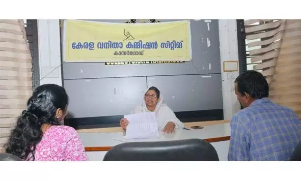 തൊഴിലിടങ്ങള് സ്ത്രീ സൗഹൃദമാകണമെന്ന് വനിതാ കമ്മീഷന്; അദാലത്തില് പരിഗണിച്ചത് 23 ഫയലുകള് തൊഴിലിടങ്ങള് സ്ത്രീ സൗഹൃദമാകണമെന്ന് വനിതാ കമ്മീഷന്; അദാലത്തില് പരിഗണിച്ചത് 23 ഫയലുകള്