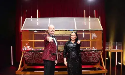 ബിഗ് ടിക്കറ്റ് നറുക്കെടുപ്പില് സ്വര്ണക്കട്ടികള് നേടി ഇന്ത്യക്കാരും ബിഗ് ടിക്കറ്റ് നറുക്കെടുപ്പില് സ്വര്ണക്കട്ടികള് നേടി ഇന്ത്യക്കാരും