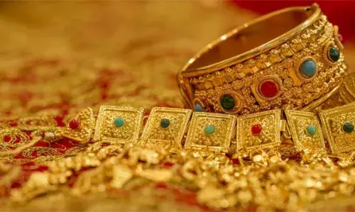 ഉച്ചയ്ക്ക് ശേഷം വീണ്ടും ഇടിഞ്ഞ് സ്വര്‍ണവില ; പവന് 88,600 രൂപ