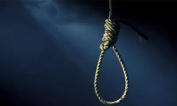 കൊല്ലം സ്വദേശിയെ താമസിക്കുന്ന ക്വാര്‍ട്ടേഴ്‌സില്‍ തൂങ്ങിമരിച്ച നിലയില്‍ കണ്ടെത്തി