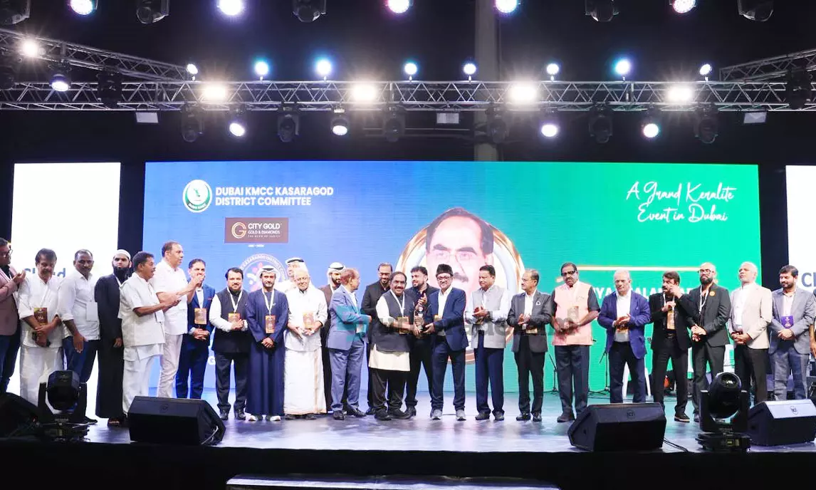 ഖാദര്‍ തെരുവത്തിനും യഹ്‌യ തളങ്കരക്കും ഷംസുദ്ദീന്‍ ബിന്‍ മുഹിയുദ്ദീനും കെ.എം.സി.സിയുടെ ആദരം