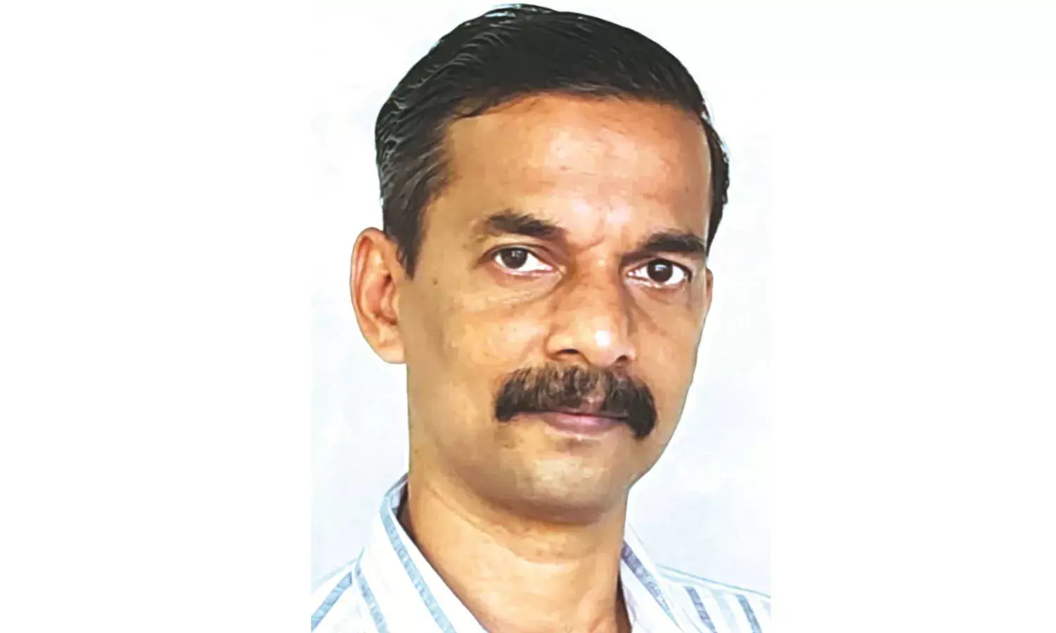 രാജന്‍ മുനിയൂരിന് കൂര്‍മ്മല്‍  എഴുത്തച്ഛന്‍ പുരസ്‌ക്കാരം