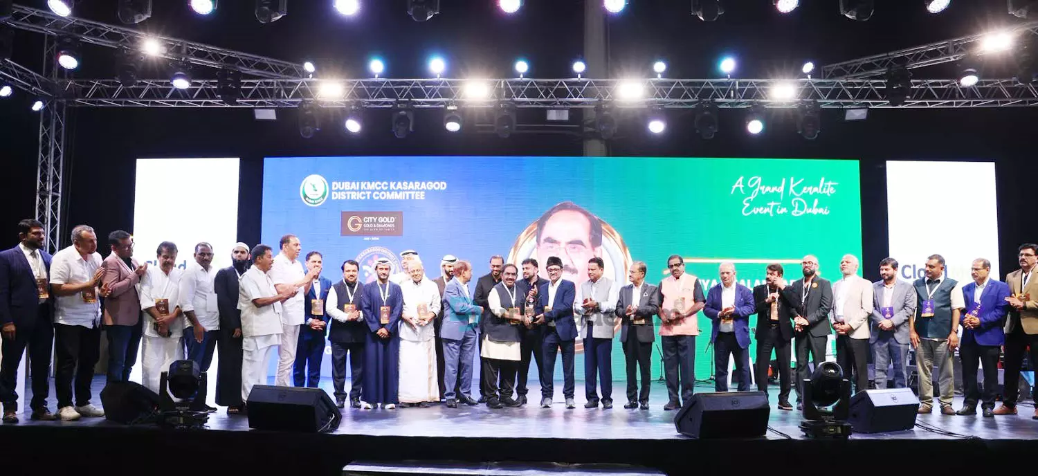 ഖാദര് തെരുവത്തിനും യഹ്യ തളങ്കരക്കും ഷംസുദ്ദീന് ബിന് മുഹിയുദ്ദീനും കെ.എം.സി.സിയുടെ ആദരം ഖാദര് തെരുവത്തിനും യഹ്യ തളങ്കരക്കും ഷംസുദ്ദീന് ബിന് മുഹിയുദ്ദീനും കെ.എം.സി.സിയുടെ ആദരം