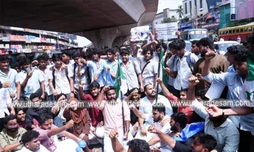 പി.എം ശ്രീ: റോഡ് ഉപരോധിച്ച് യു.ഡി.എസ്.എഫ് പ്രതിഷേധം