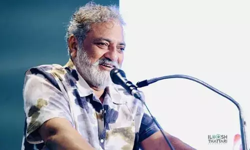 കേരളത്തില്‍ അതി ദാരിദ്ര്യമില്ല എന്ന് പറയാന്‍ ഒരു സൂപ്പര്‍ സ്ത്രീയെയും കിട്ടിയില്ലേ? സര്‍ക്കാരിനെതിരെ സംവിധായകന്‍ ജോയ് മാത്യു