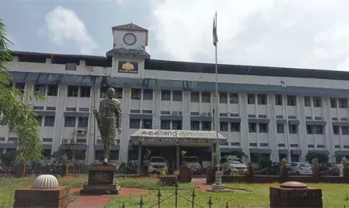 ദേശീയപാത നിര്‍മ്മാണത്തിന് വീട് പൊളിക്കുന്നതിനെതിരെ ആത്മഹത്യാഭീഷണയുമായി കുടുംബം; കലക്ട്രേറ്റില്‍ യോഗം ചേര്‍ന്ന് പ്രശ്നം ചര്‍ച്ച ചെയ്യും