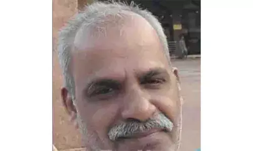 തളങ്കരയിലെ ഹോട്ടല് ജീവനക്കാരനെ താമസ സ്ഥലത്ത് മരിച്ച നിലയില് കണ്ടെത്തി തളങ്കരയിലെ ഹോട്ടല് ജീവനക്കാരനെ താമസ സ്ഥലത്ത് മരിച്ച നിലയില് കണ്ടെത്തി