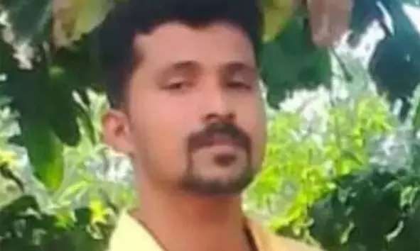 കാല്നട യാത്രയ്ക്കിടെ ഇരുചക്ര വാഹനം ഇടിച്ച് അയ്യപ്പ തീര്ത്ഥാടകന് മരിച്ചു കാല്നട യാത്രയ്ക്കിടെ ഇരുചക്ര വാഹനം ഇടിച്ച് അയ്യപ്പ തീര്ത്ഥാടകന് മരിച്ചു