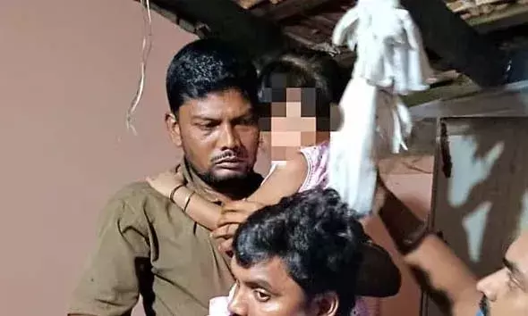 ആത്മഹത്യ ചെയ്യാനൊരുങ്ങിയ അച്ഛനേയും 4 വയസ്സുകാരിയായ മകളേയും ജീവിതത്തിലേക്ക് തിരിച്ചുകൊണ്ടുവന്ന് പൊലീസ്