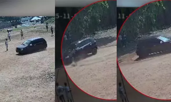 സ്‌കൂള്‍ ഗ്രൗണ്ടില്‍ കളിക്കുന്ന കുട്ടികള്‍ക്കിടയിലേക്ക് കാര്‍ ഓടിച്ചു കയറ്റി അഭ്യാസ പ്രകടനം; സിസിടിവി ദൃശ്യങ്ങള്‍ പുറത്ത്