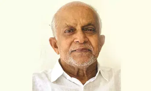 കാറില്‍ എഴുതിവെച്ച ആ ഫോണ്‍ നമ്പറില്‍ നന്മയുടെ സുഗന്ധമുള്ള ഒരു മനുഷ്യനെ ഞാന്‍ കണ്ടു