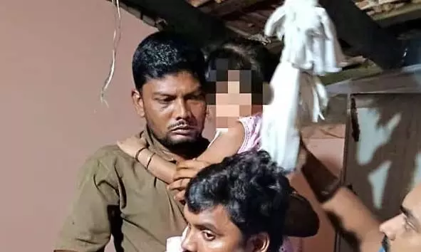 ആത്മഹത്യ ചെയ്യാനൊരുങ്ങിയ അച്ഛനേയും 4 വയസ്സുകാരിയായ മകളേയും ജീവിതത്തിലേക്ക് തിരിച്ചുകൊണ്ടുവന്ന് പൊലീസ്