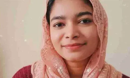 മസ്ക്കുലാര് ഡിസ് ട്രോഫി ബാധിതയായ അനീഷയ്ക്ക് 10ാം ക്ലാസ്സ് തുല്യത പരീക്ഷ വീട്ടില്വെച്ച് തന്നെ എഴുതാം; പ്രത്യേക അനുമതി നല്കി മസ്ക്കുലാര് ഡിസ് ട്രോഫി ബാധിതയായ അനീഷയ്ക്ക് 10ാം ക്ലാസ്സ് തുല്യത പരീക്ഷ വീട്ടില്വെച്ച് തന്നെ എഴുതാം; പ്രത്യേക അനുമതി നല്കി