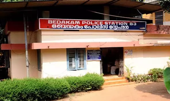 നിക്ഷേപ തട്ടിപ്പ്; കുണ്ടംകുഴി ജി.ബി.ജി ചെയര്മാനെതിരെ ഒരു കേസ് കൂടി രജിസ്റ്റര് ചെയ്തു നിക്ഷേപ തട്ടിപ്പ്; കുണ്ടംകുഴി ജി.ബി.ജി ചെയര്മാനെതിരെ ഒരു കേസ് കൂടി രജിസ്റ്റര് ചെയ്തു