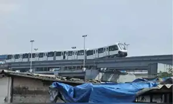 പരീക്ഷണ ഓട്ടത്തില് തന്നെ അപകടം; ട്രാക്കില് നിന്നും തെന്നിമാറി മോണോ റെയില് പരീക്ഷണ ഓട്ടത്തില് തന്നെ അപകടം; ട്രാക്കില് നിന്നും തെന്നിമാറി മോണോ റെയില്