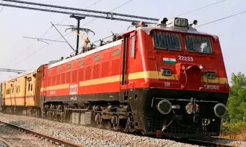 ട്രെയിന് യാത്രക്കിടെ മര്ച്ചന്റ്സ് അസോസിയേഷന് പ്രസിഡന്റിന്റെ പണവും ഫോണും കവര്ന്ന കേസില് പ്രതി അറസ്റ്റില് ട്രെയിന് യാത്രക്കിടെ മര്ച്ചന്റ്സ് അസോസിയേഷന് പ്രസിഡന്റിന്റെ പണവും ഫോണും കവര്ന്ന കേസില് പ്രതി അറസ്റ്റില്