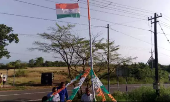 കൊല്ലമ്പാറയില്‍ കോണ്‍ഗ്രസ് കൊടിമരവും, കൊടിയും നശിപ്പിച്ചു