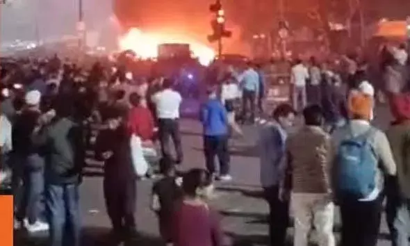 ചെങ്കോട്ടയ്ക്ക് സമീപം നടന്ന കാര്‍ ബോംബ് സ്‌ഫോടനത്തില്‍ കൊല്ലപ്പെട്ടവരുടെ എണ്ണം 10 ആയി; നിരവധി പേര്‍ക്ക് പരിക്കേറ്റു