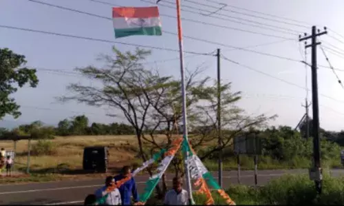 കൊല്ലമ്പാറയില് കോണ്ഗ്രസ് കൊടിമരവും, കൊടിയും നശിപ്പിച്ചു കൊല്ലമ്പാറയില് കോണ്ഗ്രസ് കൊടിമരവും, കൊടിയും നശിപ്പിച്ചു