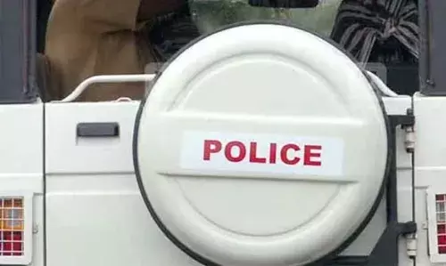 പൊലീസിന്റെ കൃത്യനിര്വ്വഹണം തടസ്സപ്പെടുത്തി; ബി.ജെ.പി നേതാവിനെതിരെ കേസ് പൊലീസിന്റെ കൃത്യനിര്വ്വഹണം തടസ്സപ്പെടുത്തി; ബി.ജെ.പി നേതാവിനെതിരെ കേസ്