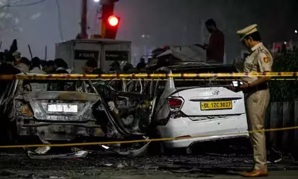 ചെങ്കോട്ട സ്‌ഫോടനം; പ്രതികള്‍ ഉപയോഗിച്ചുവെന്ന് കരുതുന്ന ആ ചുവന്ന കാറിനെചുറ്റപ്പറ്റി അന്വേഷണം ആരംഭിച്ച് പൊലീസ്