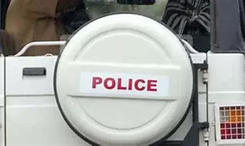 പൊതു സ്ഥലത്ത് മാലിന്യം തള്ളാനെത്തിയ ക്വാര്‍ട്ടേഴ്സ് ഉടമ പിടിയില്‍