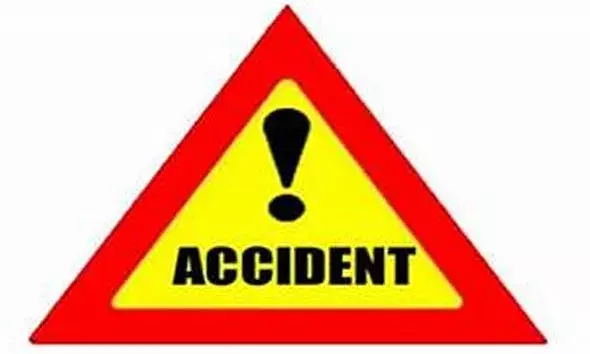 കാര്‍ ബൈക്കിലിടിച്ച് ദമ്പതികള്‍ക്ക് പരിക്ക്