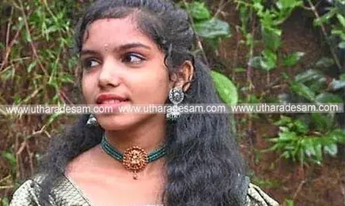 വിഷം കഴിച്ച് ആത്മഹത്യയ്ക്ക് ശ്രമിച്ച പത്താം ക്ലാസ് വിദ്യാര്ത്ഥിനി മരിച്ചു വിഷം കഴിച്ച് ആത്മഹത്യയ്ക്ക് ശ്രമിച്ച പത്താം ക്ലാസ് വിദ്യാര്ത്ഥിനി മരിച്ചു