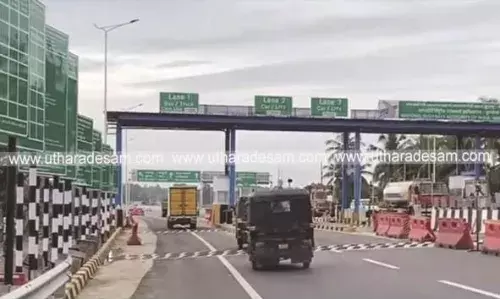 ആരിക്കാടി ടോള്ഗേറ്റ്: ഹൈക്കോടതി വാദം കേള്ക്കല് നാളെ; അനുകൂല വിധിയുണ്ടാകുമെന്ന പ്രതീക്ഷയില് കര്മ്മ സമിതിയും യാത്രക്കാരും ആരിക്കാടി ടോള്ഗേറ്റ്: ഹൈക്കോടതി വാദം കേള്ക്കല് നാളെ; അനുകൂല വിധിയുണ്ടാകുമെന്ന പ്രതീക്ഷയില് കര്മ്മ സമിതിയും യാത്രക്കാരും