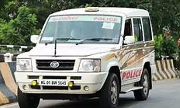 ചെങ്കോട്ട സ്ഫോടനം: കാസര്കോട്-ദക്ഷിണ കന്നഡ അതിര്ത്തിയില് സുരക്ഷ ശക്തമാക്കി ചെങ്കോട്ട സ്ഫോടനം: കാസര്കോട്-ദക്ഷിണ കന്നഡ അതിര്ത്തിയില് സുരക്ഷ ശക്തമാക്കി