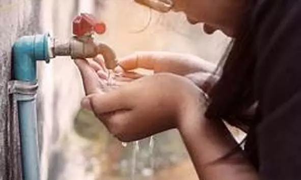 മോട്ടോര് പമ്പ് തകരാറില്; കുടിവെള്ളം മുടങ്ങിയിട്ട് ആറ് ദിവസം മോട്ടോര് പമ്പ് തകരാറില്; കുടിവെള്ളം മുടങ്ങിയിട്ട് ആറ് ദിവസം