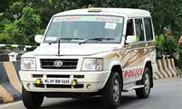 ചേരൂരില്‍ എസ്.ഐ ഉള്‍പ്പെടെയുള്ള പൊലീസ് ഉദ്യോഗസ്ഥര്‍ക്ക് നേരെ അക്രമം; രണ്ടുപേര്‍ക്കെതിരെ കേസ്