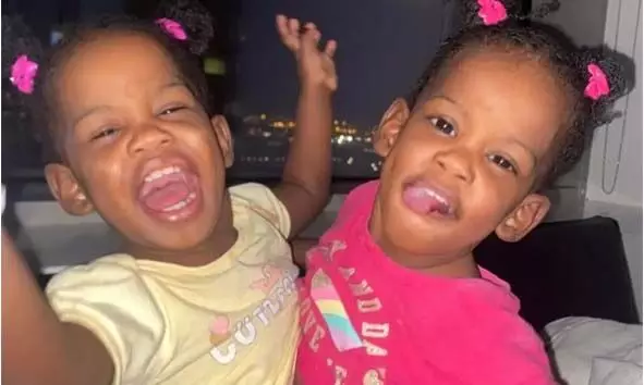 ജമൈക്കന് സയാമീസ് ഇരട്ടകളായ അസാരിയയേയും അസുരയേയും ശസ്ത്രക്രിയയിലൂടെ വിജയകരമായി വേര്പ്പെടുത്തി ജമൈക്കന് സയാമീസ് ഇരട്ടകളായ അസാരിയയേയും അസുരയേയും ശസ്ത്രക്രിയയിലൂടെ വിജയകരമായി വേര്പ്പെടുത്തി