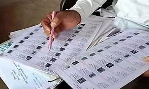 തദ്ദേശസ്വയംഭരണ പൊതുതിരഞ്ഞെടുപ്പ് : വോട്ടര് പട്ടികയില് 2.86 കോടി വോട്ടര്മാര് തദ്ദേശസ്വയംഭരണ പൊതുതിരഞ്ഞെടുപ്പ് : വോട്ടര് പട്ടികയില് 2.86 കോടി വോട്ടര്മാര്