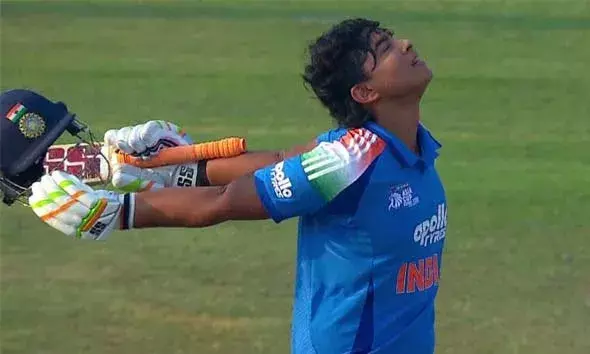 പോ, പോയി പന്തെറിയ്; മത്സരത്തിനിടെ പ്രകോപിപ്പിക്കാന്‍ ശ്രമിച്ച പാക്ക് പേസറുടെ വായ അടപ്പിച്ച് വൈഭവ് സൂര്യവംശി