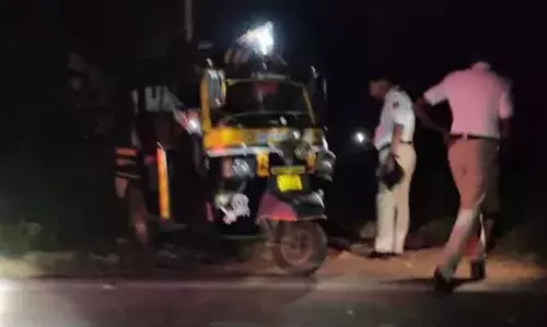 ബെല്ത്തങ്ങാടിയില് ഓട്ടോറിക്ഷ നിയന്ത്രണം വിട്ട് മറിഞ്ഞ് 12 കാരന് മരിച്ചു; 5 പേര്ക്ക് പരിക്ക് ബെല്ത്തങ്ങാടിയില് ഓട്ടോറിക്ഷ നിയന്ത്രണം വിട്ട് മറിഞ്ഞ് 12 കാരന് മരിച്ചു; 5 പേര്ക്ക് പരിക്ക്