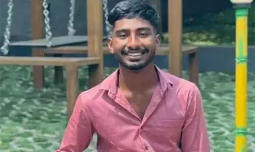 കര്ണാടകയില് താമസിച്ച് പഠിക്കുകയായിരുന്ന മലയാളി വിദ്യാര്ത്ഥിയെ കാണാനില്ലെന്ന് പരാതി കര്ണാടകയില് താമസിച്ച് പഠിക്കുകയായിരുന്ന മലയാളി വിദ്യാര്ത്ഥിയെ കാണാനില്ലെന്ന് പരാതി