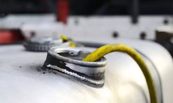 സീതാംഗോളി ഡിപ്പോയിലേക്ക് പെട്രോള് എത്തിക്കാന് നല്കിയ ടാങ്കറില് നിന്ന് 40 ലിറ്റര് ഊറ്റിയെടുത്തു; ഡ്രൈവര്ക്കെതിരെ കേസ് സീതാംഗോളി ഡിപ്പോയിലേക്ക് പെട്രോള് എത്തിക്കാന് നല്കിയ ടാങ്കറില് നിന്ന് 40 ലിറ്റര് ഊറ്റിയെടുത്തു; ഡ്രൈവര്ക്കെതിരെ കേസ്