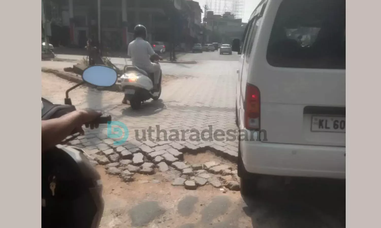 പഴയ പ്രസ്‌ക്ലബ് ജംഗ്ഷനില്‍ ഇന്റര്‍ലോക്ക് പരീക്ഷണവും പാളി; റോഡ് തകര്‍ന്നതോടെ യാത്രാ ദുരിതവും ഗതാഗത കുരുക്കും