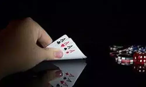 പുള്ളിമുറി ചൂതാട്ടം; 5350 രൂപയുമായി 7 പേര് പിടിയില് പുള്ളിമുറി ചൂതാട്ടം; 5350 രൂപയുമായി 7 പേര് പിടിയില്