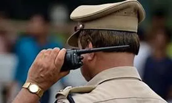 പൊതുമരാമത്ത് വകുപ്പിന്റെ അധീനതയിലുള്ള സ്ഥലത്തെ 85,000 രൂപ വിലവരുന്ന മരങ്ങള്‍ മുറിച്ചുകടത്തി