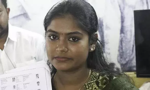 വോട്ടര്‍ പട്ടികയില്‍ പേര് ഉള്‍പ്പെടുത്തും; വൈഷ്ണ സുരേഷിന് മത്സരിക്കാം; തിരഞ്ഞെടുപ്പ് കമ്മീഷന്‍