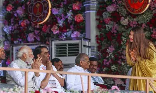 ജാതിയെയും മതത്തെയും കുറിച്ചുള്ള ശക്തമായ സന്ദേശം പങ്കുവെച്ച് ഐശ്വര്യ റായ്; ദൈവം ഒന്നേയുള്ളൂ, അവന്‍ സര്‍വ വ്യാപി ആണെന്നും താരം