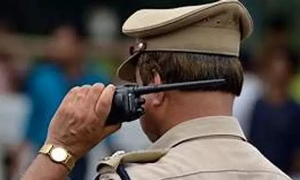 പൊതുമരാമത്ത് വകുപ്പിന്റെ അധീനതയിലുള്ള സ്ഥലത്തെ 85,000 രൂപ വിലവരുന്ന മരങ്ങള്‍ മുറിച്ചുകടത്തി