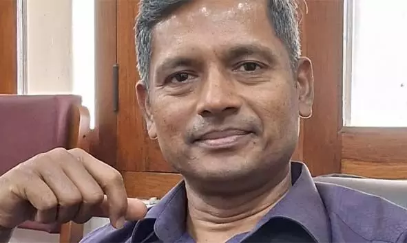 ബിഎല്ഒമാരുടെ നിയന്ത്രണം തിരഞ്ഞെടുപ്പ് കമ്മിഷന്; പ്രവര്ത്തനം തടസപ്പെടുത്തിയാല് കര്ശന നടപടി; മുന്നറിയിപ്പുമായി രത്തന് കേല്ക്കര് ബിഎല്ഒമാരുടെ നിയന്ത്രണം തിരഞ്ഞെടുപ്പ് കമ്മിഷന്; പ്രവര്ത്തനം തടസപ്പെടുത്തിയാല് കര്ശന നടപടി; മുന്നറിയിപ്പുമായി രത്തന് കേല്ക്കര്