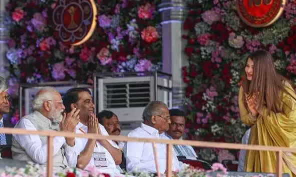 ജാതിയെയും മതത്തെയും കുറിച്ചുള്ള ശക്തമായ സന്ദേശം പങ്കുവെച്ച് ഐശ്വര്യ റായ്; ദൈവം ഒന്നേയുള്ളൂ, അവന് സര്വ വ്യാപി ആണെന്നും താരം ജാതിയെയും മതത്തെയും കുറിച്ചുള്ള ശക്തമായ സന്ദേശം പങ്കുവെച്ച് ഐശ്വര്യ റായ്; ദൈവം ഒന്നേയുള്ളൂ, അവന് സര്വ വ്യാപി ആണെന്നും താരം