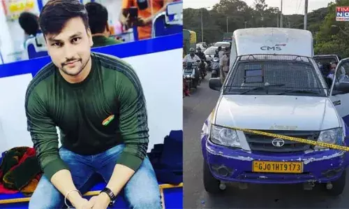 ബെംഗളൂരു എടിഎം പണം കവര്ച്ചയില് വന് ട്വിസ്റ്റ് : 7.11 കോടിയുടെ കൊള്ളയ്ക്ക് പിന്നില് പൊലീസ് കോണ്സ്റ്റബിള്; പ്രതി അറസ്റ്റില് ബെംഗളൂരു എടിഎം പണം കവര്ച്ചയില് വന് ട്വിസ്റ്റ് : 7.11 കോടിയുടെ കൊള്ളയ്ക്ക് പിന്നില് പൊലീസ് കോണ്സ്റ്റബിള്; പ്രതി അറസ്റ്റില്