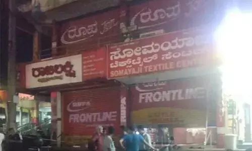 ടെക്സ്റ്റൈല്സ് കട ഉടമയായ ഭര്ത്താവിനെ കുത്തിപ്പരിക്കേല്പ്പിച്ച കേസില് ഭാര്യ പൊലീസ് കസ്റ്റഡിയില് ടെക്സ്റ്റൈല്സ് കട ഉടമയായ ഭര്ത്താവിനെ കുത്തിപ്പരിക്കേല്പ്പിച്ച കേസില് ഭാര്യ പൊലീസ് കസ്റ്റഡിയില്